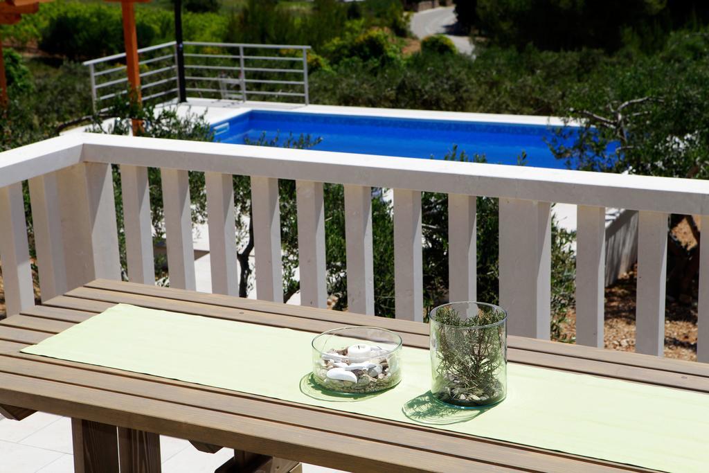 Holiday Homes Oliva Bol Chambre photo