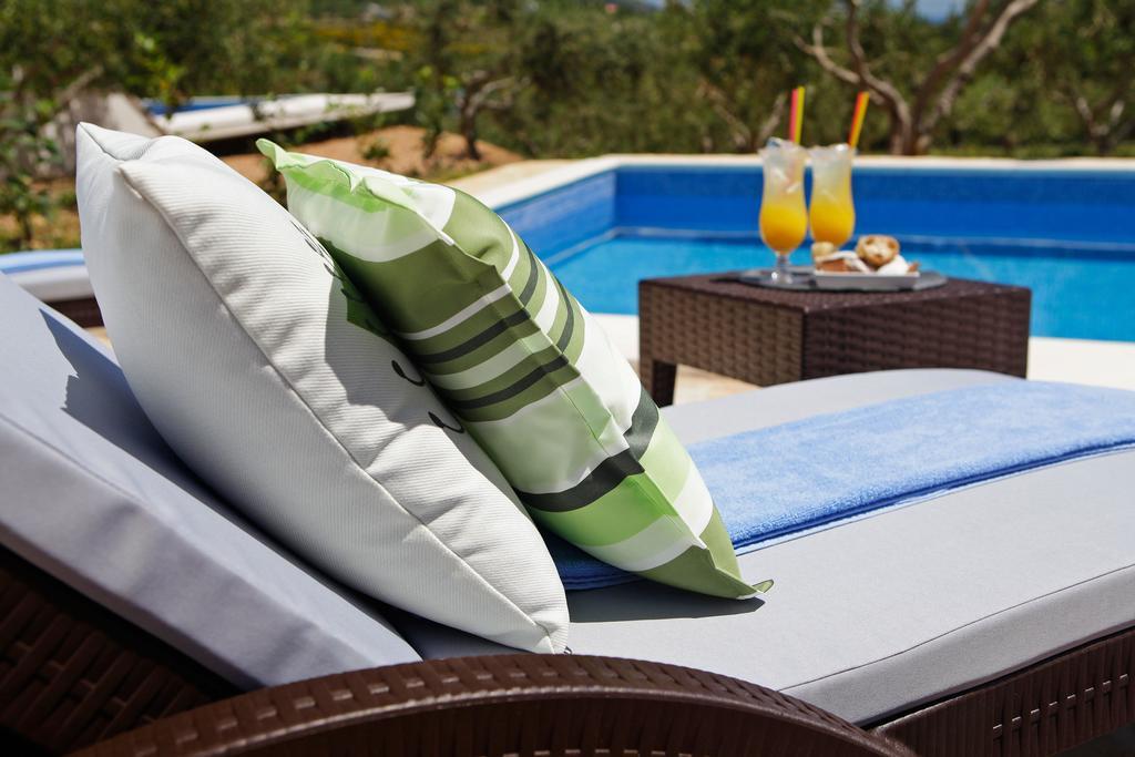 Holiday Homes Oliva Bol Chambre photo
